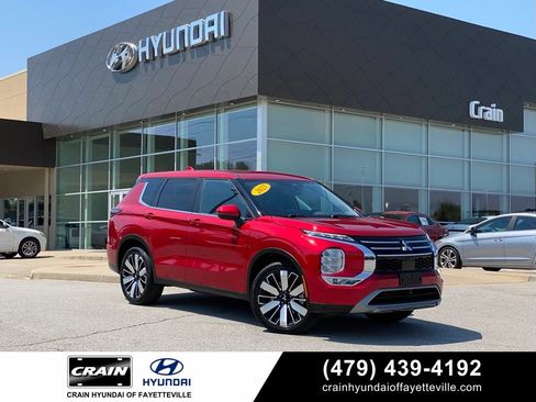 Used 2025 Mitsubishi Outlander SE AWD/4WD image 1