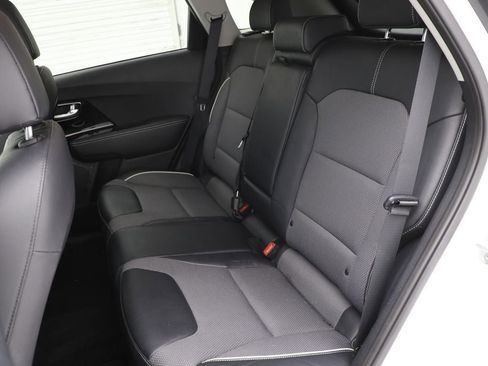 Used 2021 Kia Niro EX w/ Cold Weather Package image 12