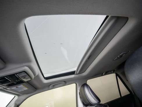 Used 2023 Toyota 4Runner SR5 Premium w/ Moonroof Package RWD image 32