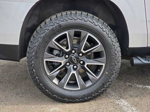 Used 2022 Chevrolet Suburban Z71 AWD/4WD image 8