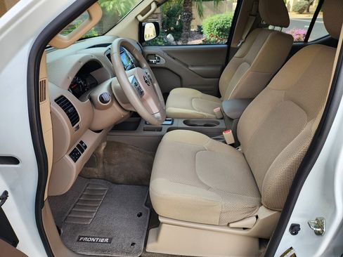 Used 2017 Nissan Frontier SV image 31