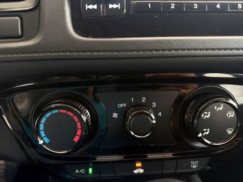 Used 2022 Honda HR-V LX image 27