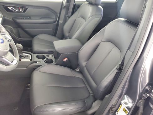 Used 2025 Subaru Forester Limited image 12