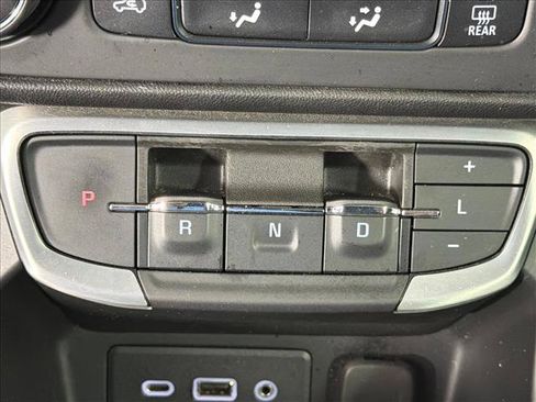 Used 2024 GMC Terrain SLE AWD/4WD image 30