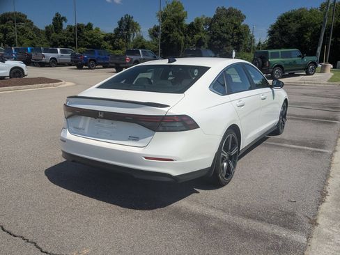 Used 2024 Honda Accord Sport image 3
