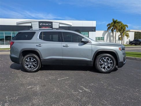 Used 2023 GMC Acadia SLT w/ Technology Package image 3