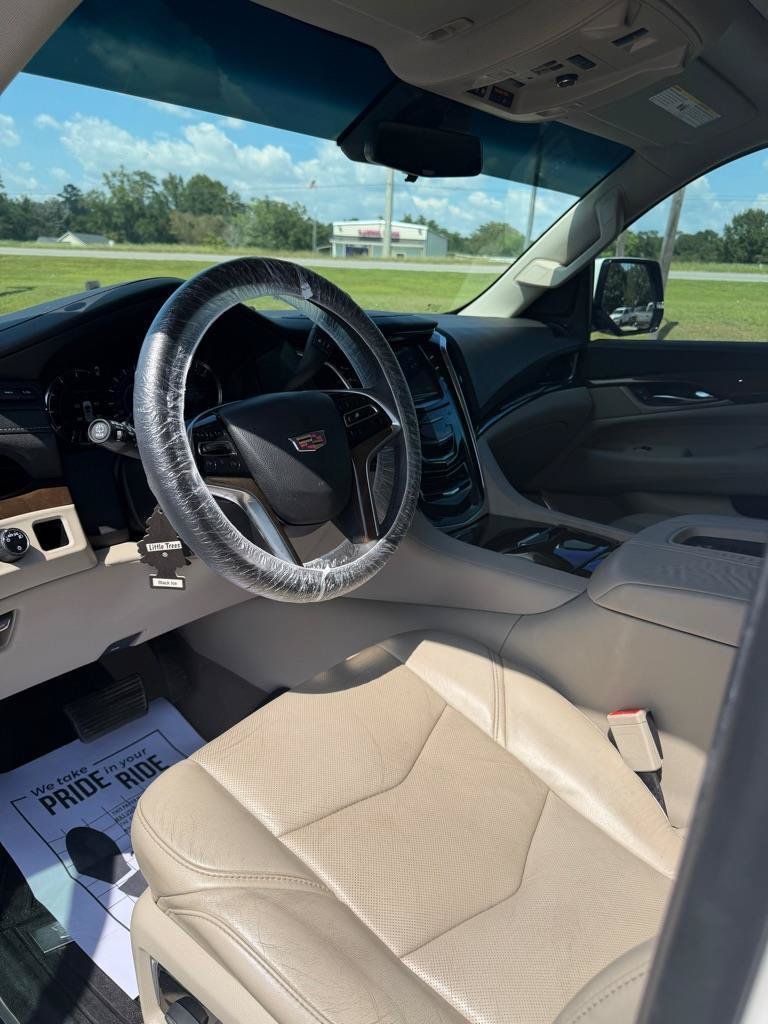 Used 2018 Cadillac Escalade Premium Luxury RWD image 11
