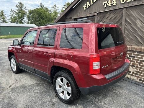 Used 2012 Jeep Patriot Latitude w/ Sun/Sound Group AWD/4WD image 2