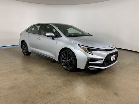Used 2025 Toyota Corolla SE FWD image 5