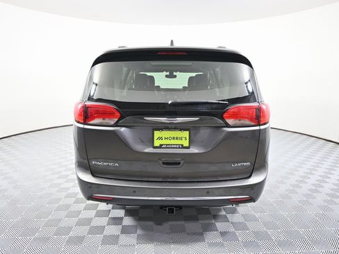 Used 2020 Chrysler Pacifica Limited image 5
