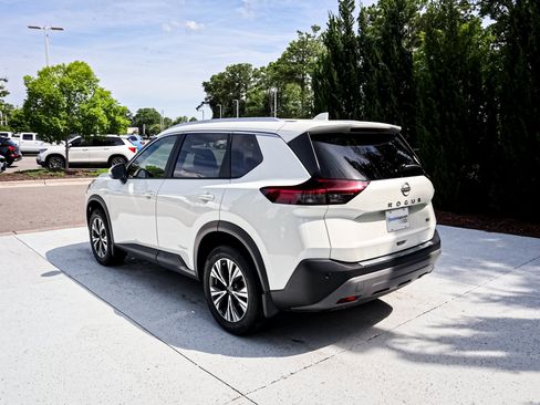 Used 2023 Nissan Rogue SV w/ SV Premium B Package FWD image 9