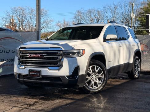 Used 2022 GMC Acadia SLT w/ LPO, Floor Liner Package image 1