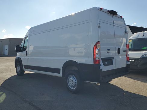 Used 2025 RAM ProMaster 2500 w/ Convenience Group image 3