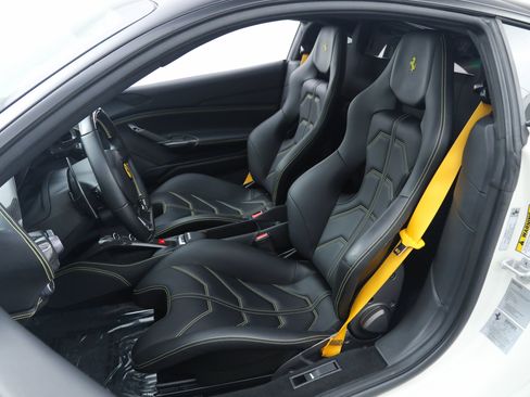 Used 2017 Ferrari 488 GTB RWD image 5