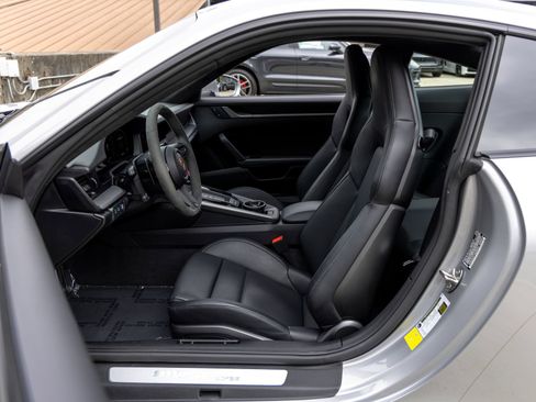 Certified 2025 Porsche 911 Carrera RWD image 25