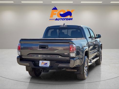 Used 2022 Toyota Tacoma Limited image 5