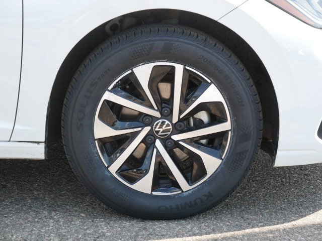 Certified 2025 Volkswagen Jetta S FWD image 9