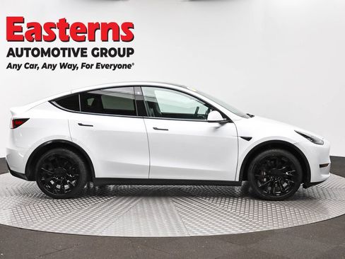 Used 2021 Tesla Model Y Long Range AWD/4WD image 4