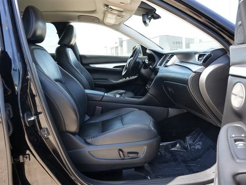 Used 2019 INFINITI QX50 Essential w/ Premium Heat Package image 24