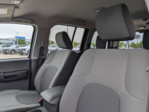 Used 2013 Nissan Xterra S AWD/4WD image 23