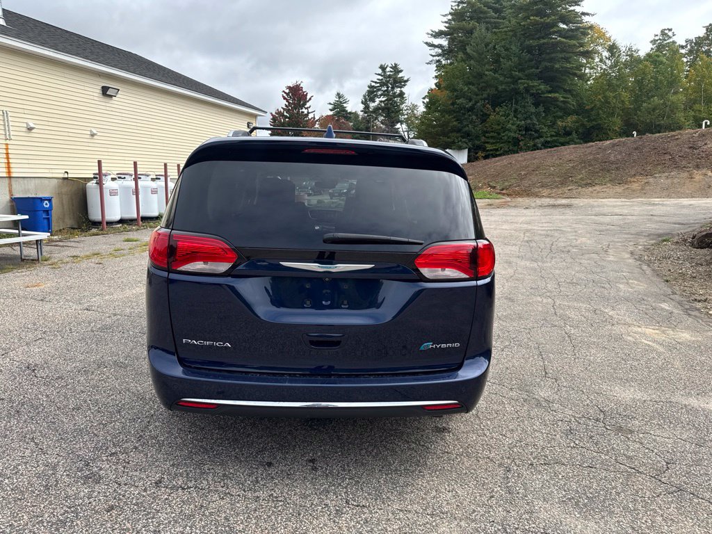 Used 2018 Chrysler Pacifica Limited w/ Advanced Safetytec Group FWD image 4