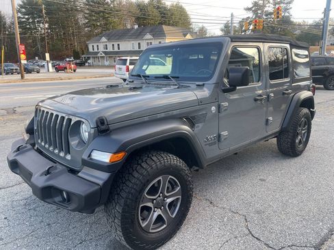 Used 2018 Jeep Wrangler Unlimited Sport S AWD/4WD image 4