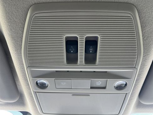 New 2025 Nissan Kicks SR w/ SR Premium Package image 17