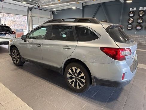 Used 2017 Subaru Outback 3.6R Limited image 10
