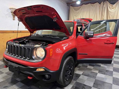 Used 2018 Jeep Renegade Trailhawk image 11