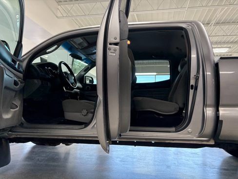 Used 2015 Toyota Tacoma 4x4 Double Cab image 16