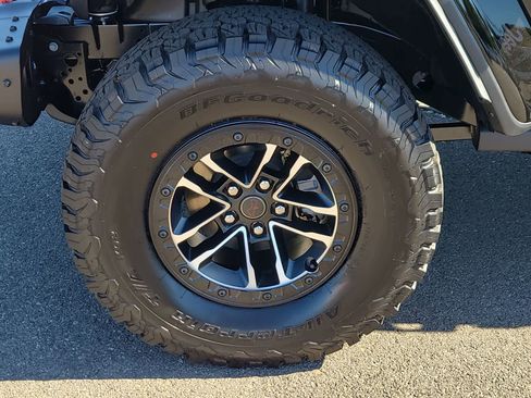 New 2025 Jeep Wrangler Unlimited Rubicon image 16