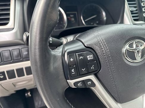 Used 2015 Toyota Highlander XLE AWD/4WD image 32