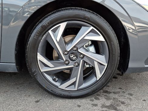 Certified 2025 Hyundai Elantra Sport FWD image 8