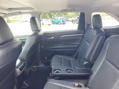 Used 2016 Toyota Highlander Limited AWD/4WD image 12