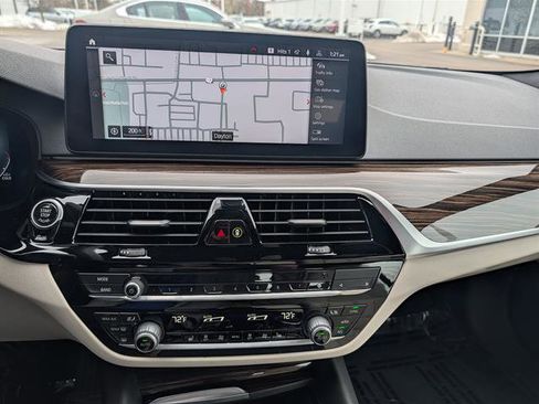 Certified 2023 BMW 530i xDrive w/ Premium Package image 17