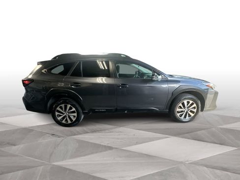Used 2024 Subaru Outback Premium AWD/4WD image 9