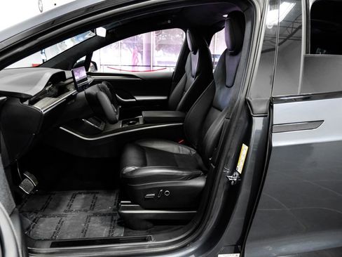 Used 2022 Tesla Model X image 4