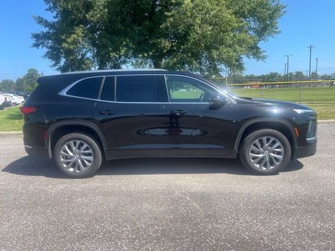 Used 2026 Buick Enclave Preferred AWD/4WD image 8