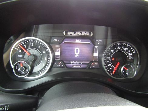 Used 2019 RAM 1500 Laramie image 17