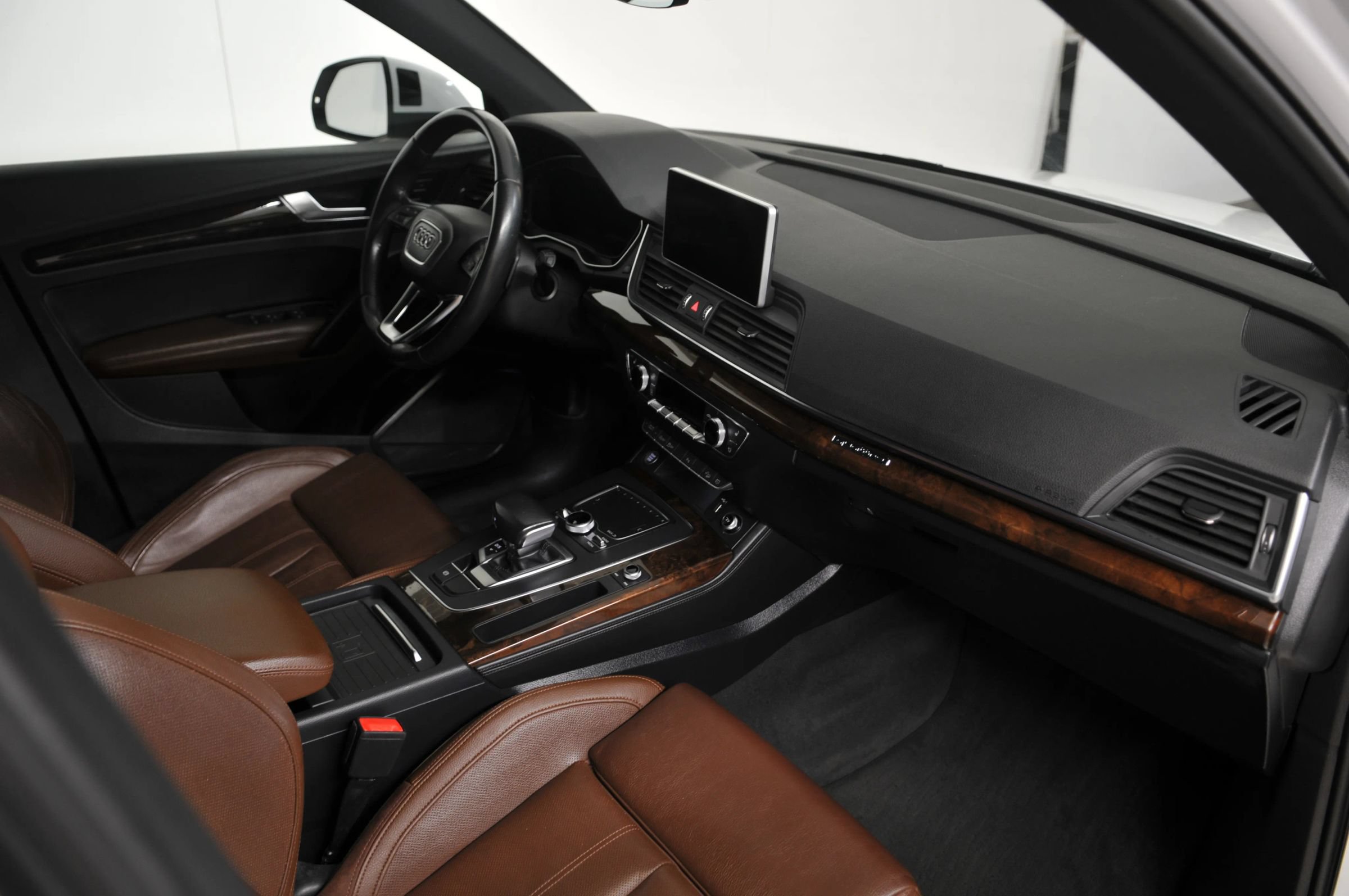 Used 2019 Audi Q5 2.0T Premium Plus w/ Premium Plus Package AWD/4WD image 11