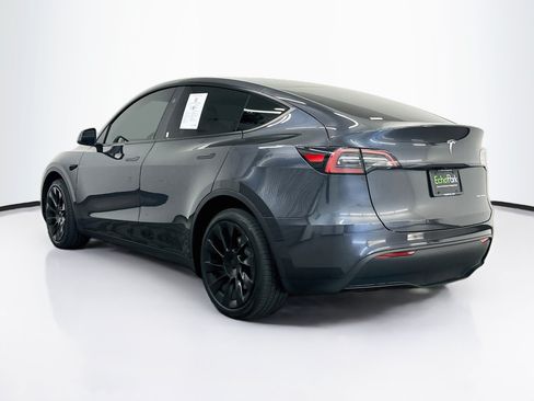 Used 2024 Tesla Model Y Long Range AWD/4WD image 5