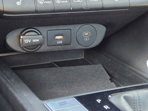 Used 2024 Hyundai Elantra SEL w/ Convenience Package image 37