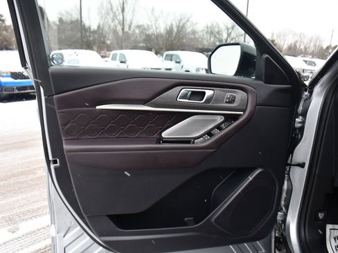 Used 2025 Ford Explorer Platinum w/ Ultimate Package image 25