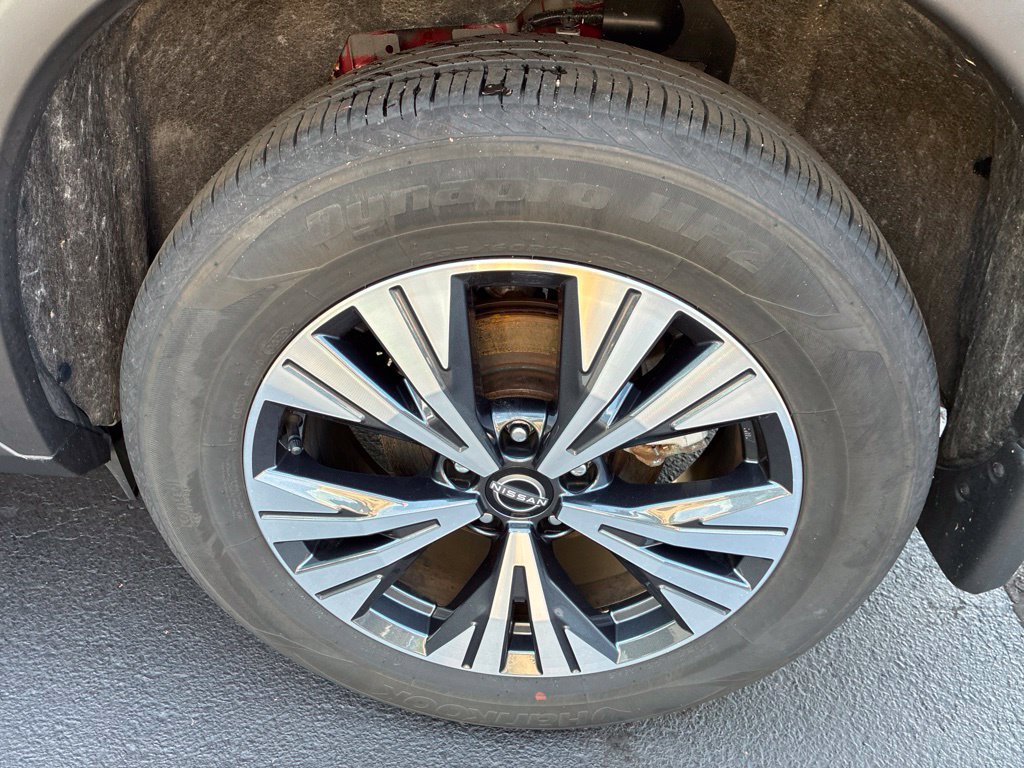 Used 2023 Nissan Rogue SV AWD/4WD image 11