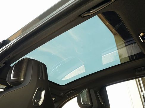 Used 2024 BMW 740i w/ Premium Package image 20