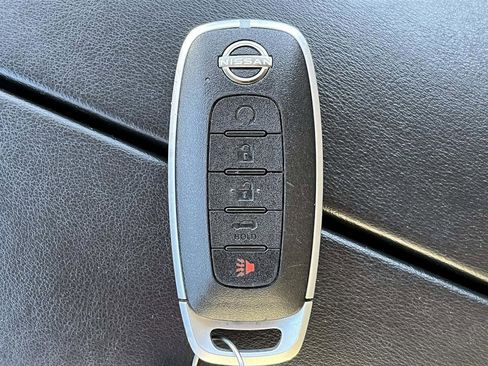 Used 2024 Nissan Rogue SV image 28