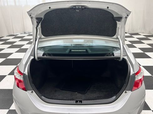 Used 2016 Toyota Corolla L image 9