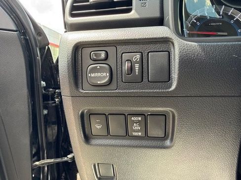 Used 2018 Toyota 4Runner SR5 AWD/4WD image 24