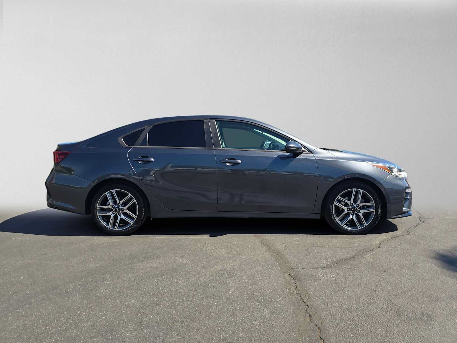 Used 2019 Kia Forte S w/ S Premium Package FWD image 2