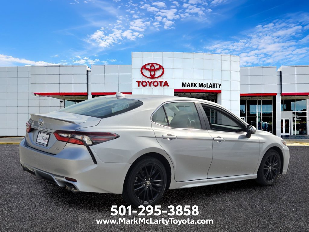 Used 2022 Toyota Camry SE FWD image 5